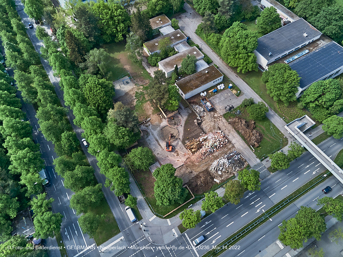 14.05.2022 - Luftbilder von der Baustelle Haus für Kinder in Neuperlach